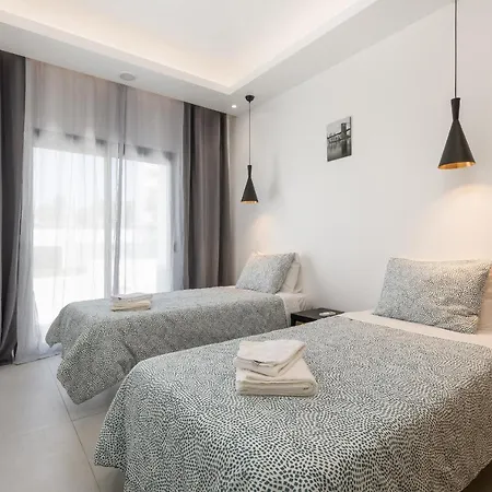 Correeira Luxury Residence T2 I - Albufeira, Pools, Wifi, Bbq, Beach Apartment